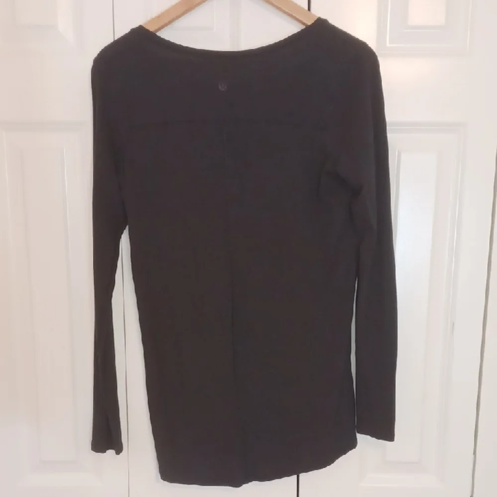 lululemon athletica Grey Long Sleeve Tee Size 8